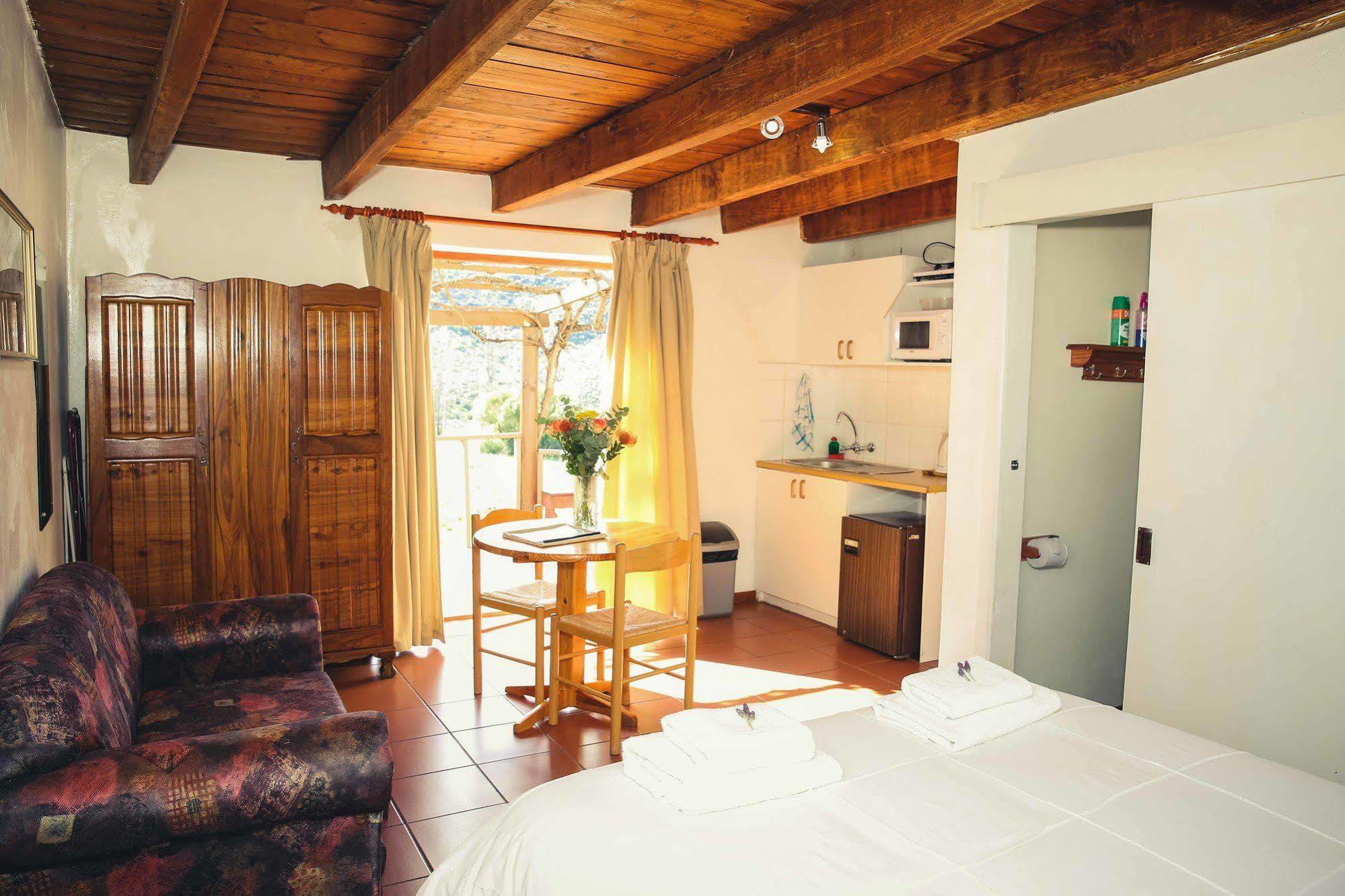 Wilgewandel Holiday Farm & Day Restaurant Oudtshoorn Extérieur photo