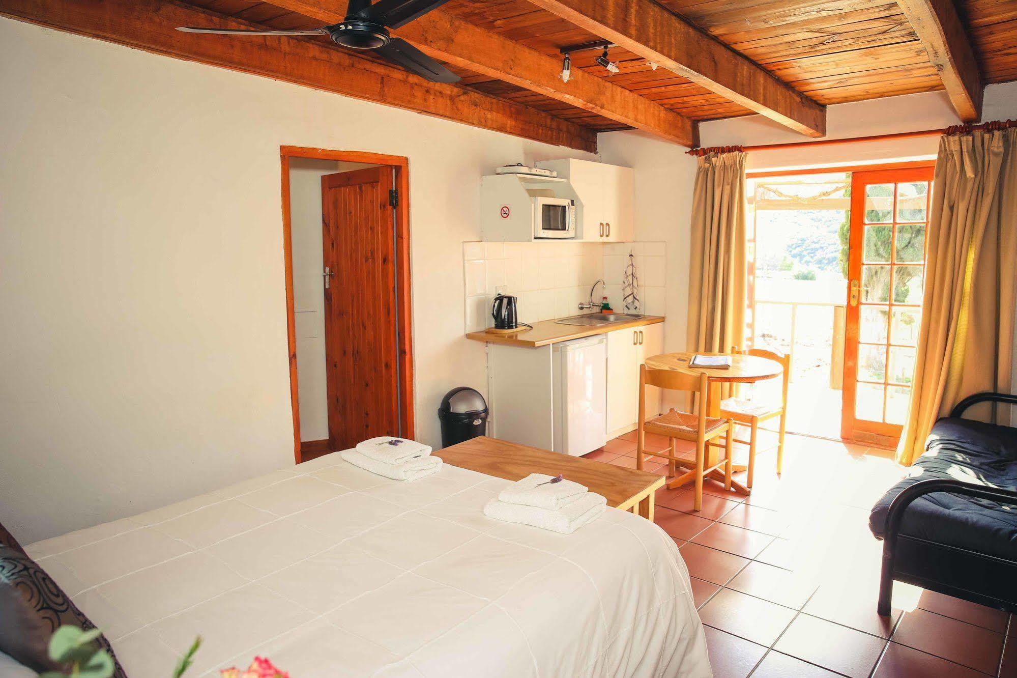 Wilgewandel Holiday Farm & Day Restaurant Oudtshoorn Extérieur photo